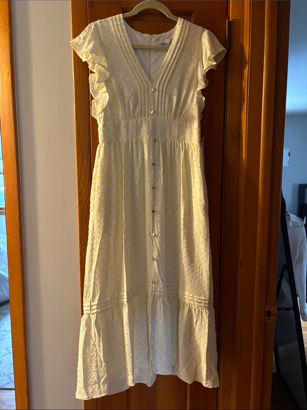 julia jordan White and Yellow Polka Dot Maxi Dress with Ruffle Sleeves